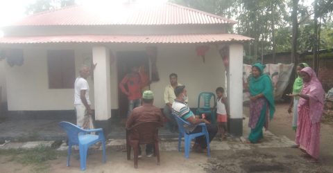 গোবিন্দগঞ্জে আশ্রয়ণ প্রকল্পের দূর্যোগ সহনশীল ঘরে প্রান ভয়ে জীবন যাপন করছে সুবিধাভোগীরা