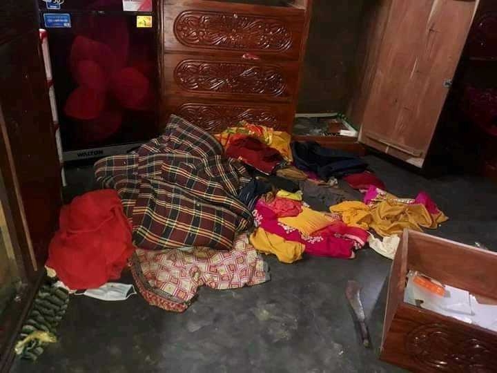 গাইবান্ধার খোলাহাটিতে প্রতারক চক্র কর্তৃক বাড়ির টিউবওয়েলের পানিতে ঔষধ প্রবেশঃ সাড়ে ৪ লক্ষ টাকার সামগ্রী চুরি