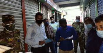গজারিয়ায় লকডাউন এর সপ্তম দিনে প্রশাসনের তৎপরতা মাক্স না থাকায় জরিমানা