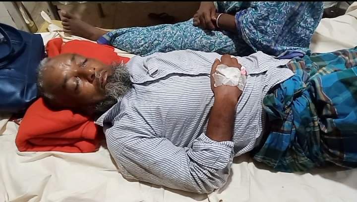 উপার্জনের একমাত্র হাতিয়ার অটোটি হারিয়ে নিঃস্ব লালমনিরহাটের সিদ্দিক
