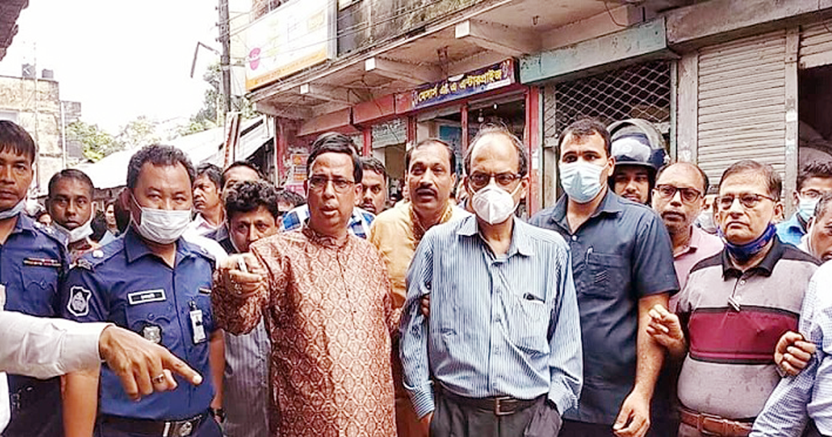 ফেনীতে হামলা ভাংচুরের ঘটনাস্থল পরিদর্শন করেছেন ভারতীয় সহকারী হাই কমিশনার