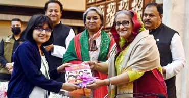 বিনামূল্যে পাঠ্যপুস্তক বিতরণ উদ্বোধন করলেন প্রধানমন্ত্রী
