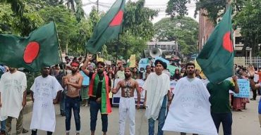 ‘বাংলা ব্লকেড’ নিয়ে আজও মাঠে নামছেন শিক্ষার্থীরা